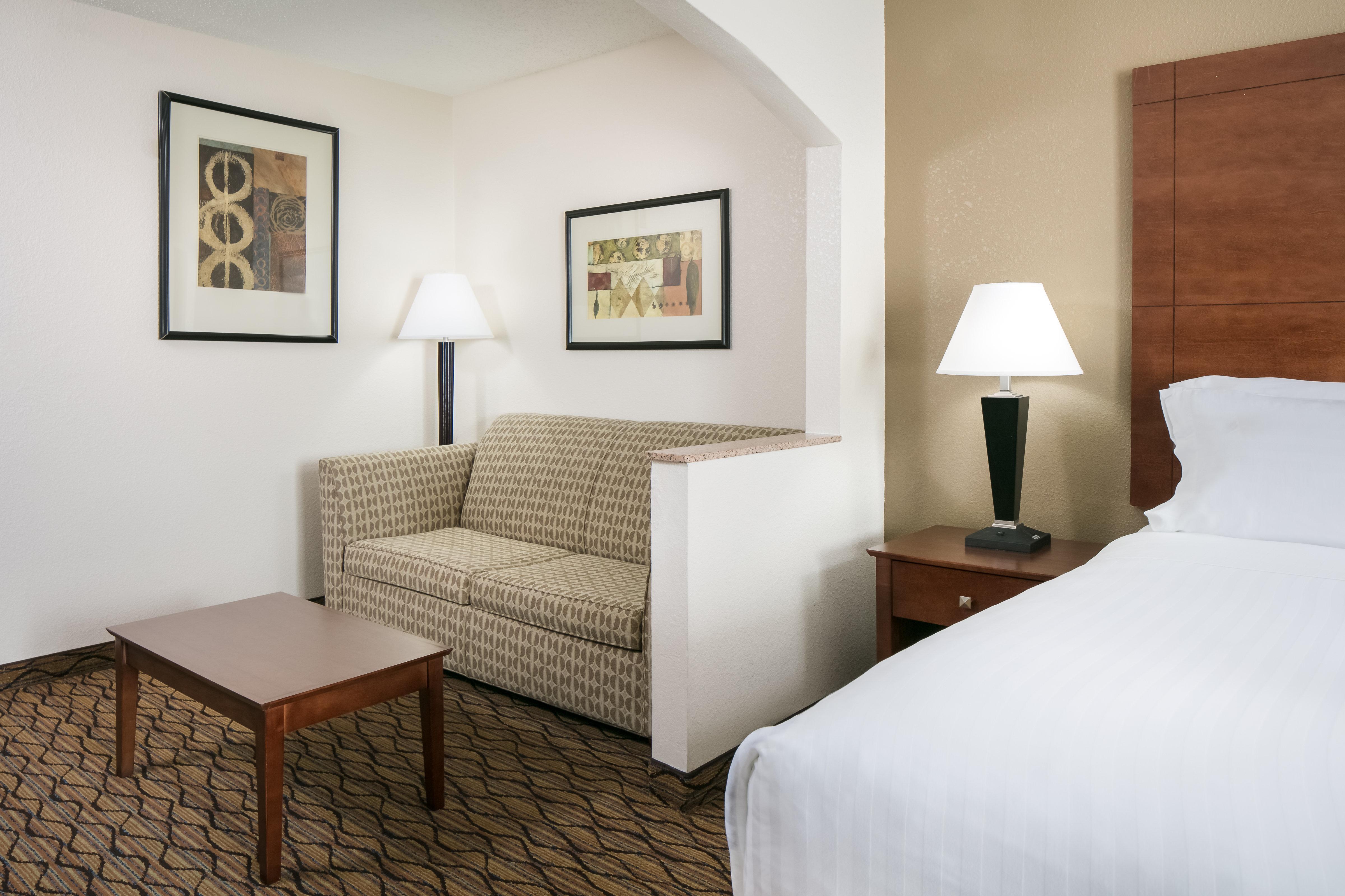 Holiday Express & By Ihg Clinton