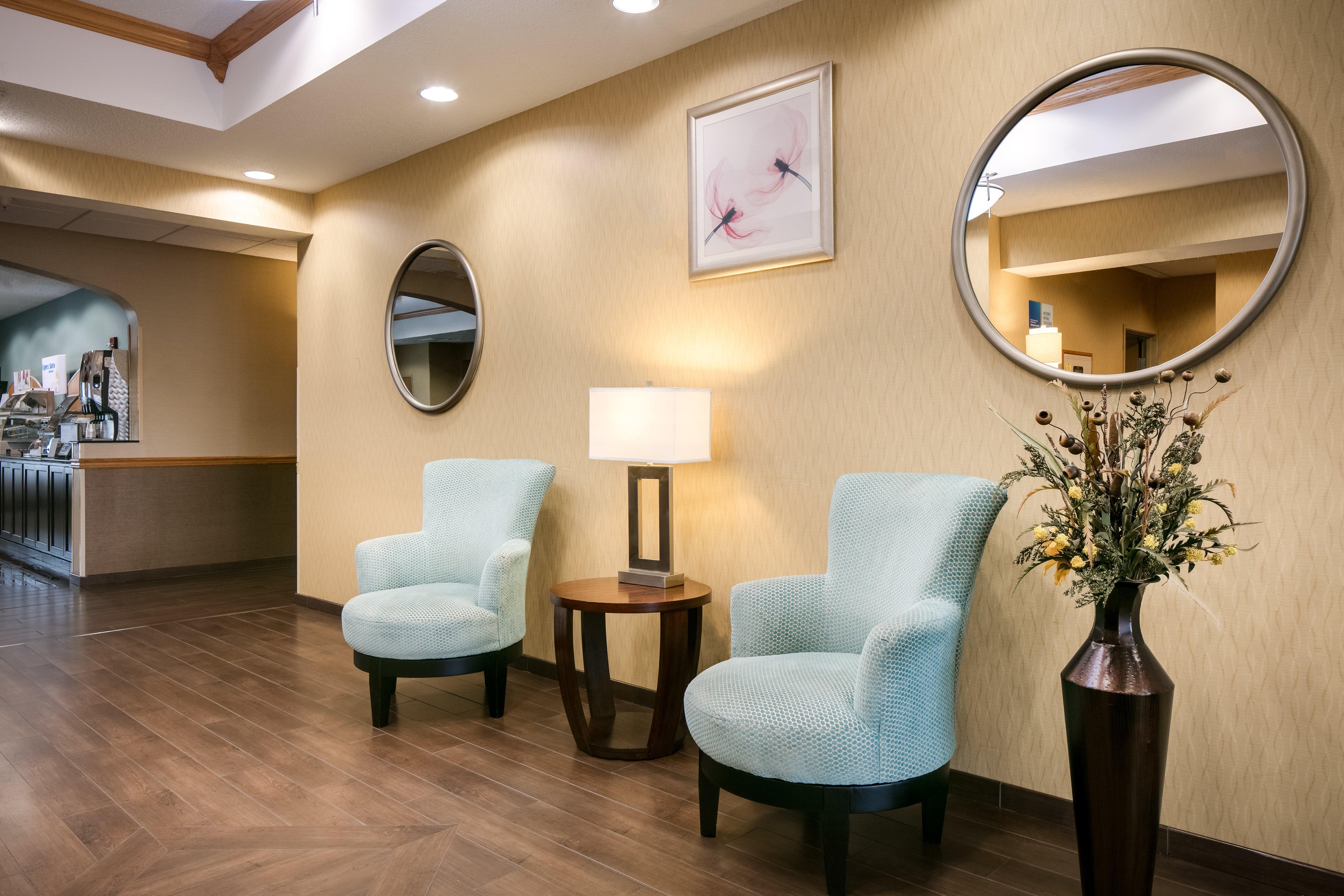 Holiday Express & By Ihg Clinton