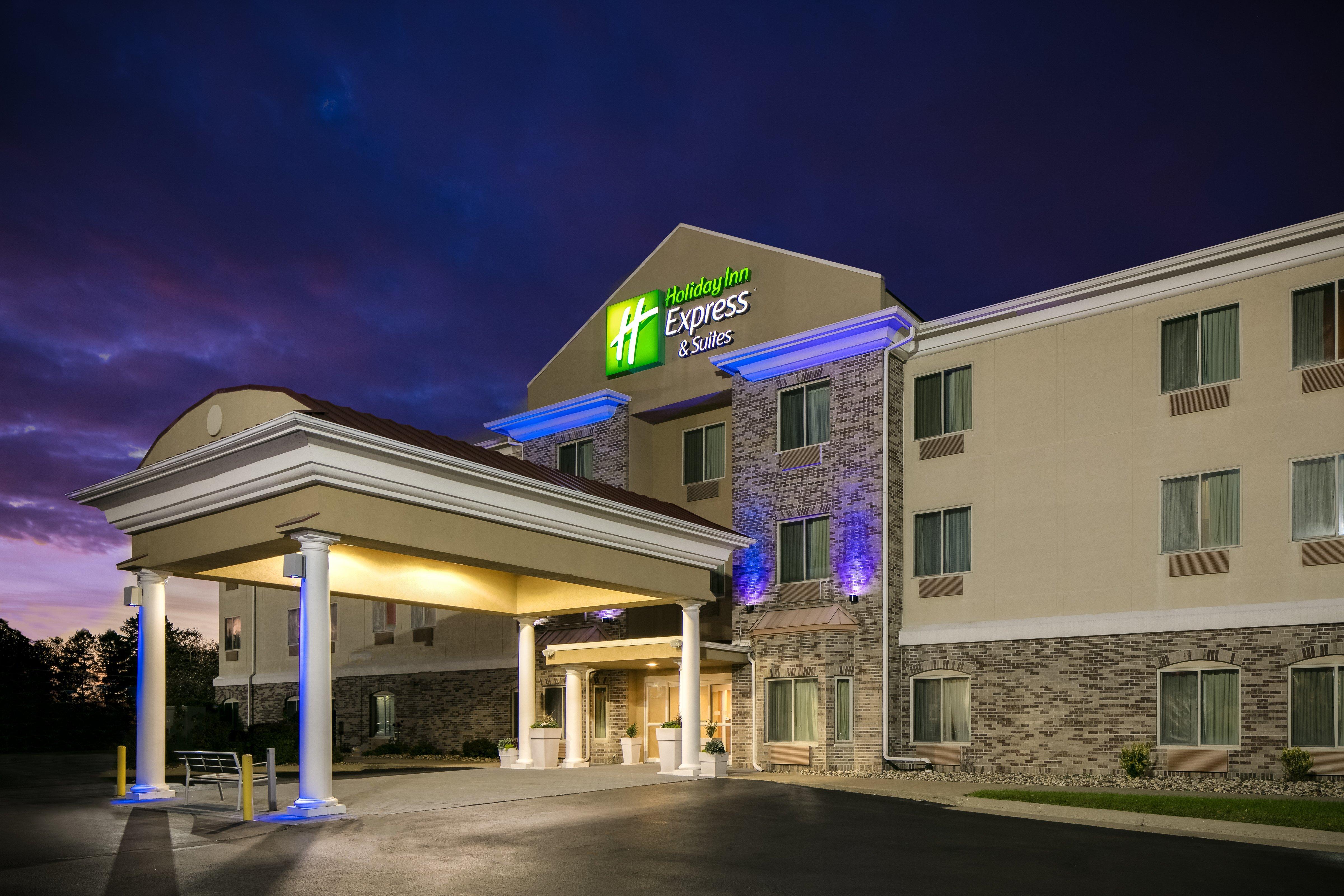 Hotel Holiday Express & By Ihg 2*