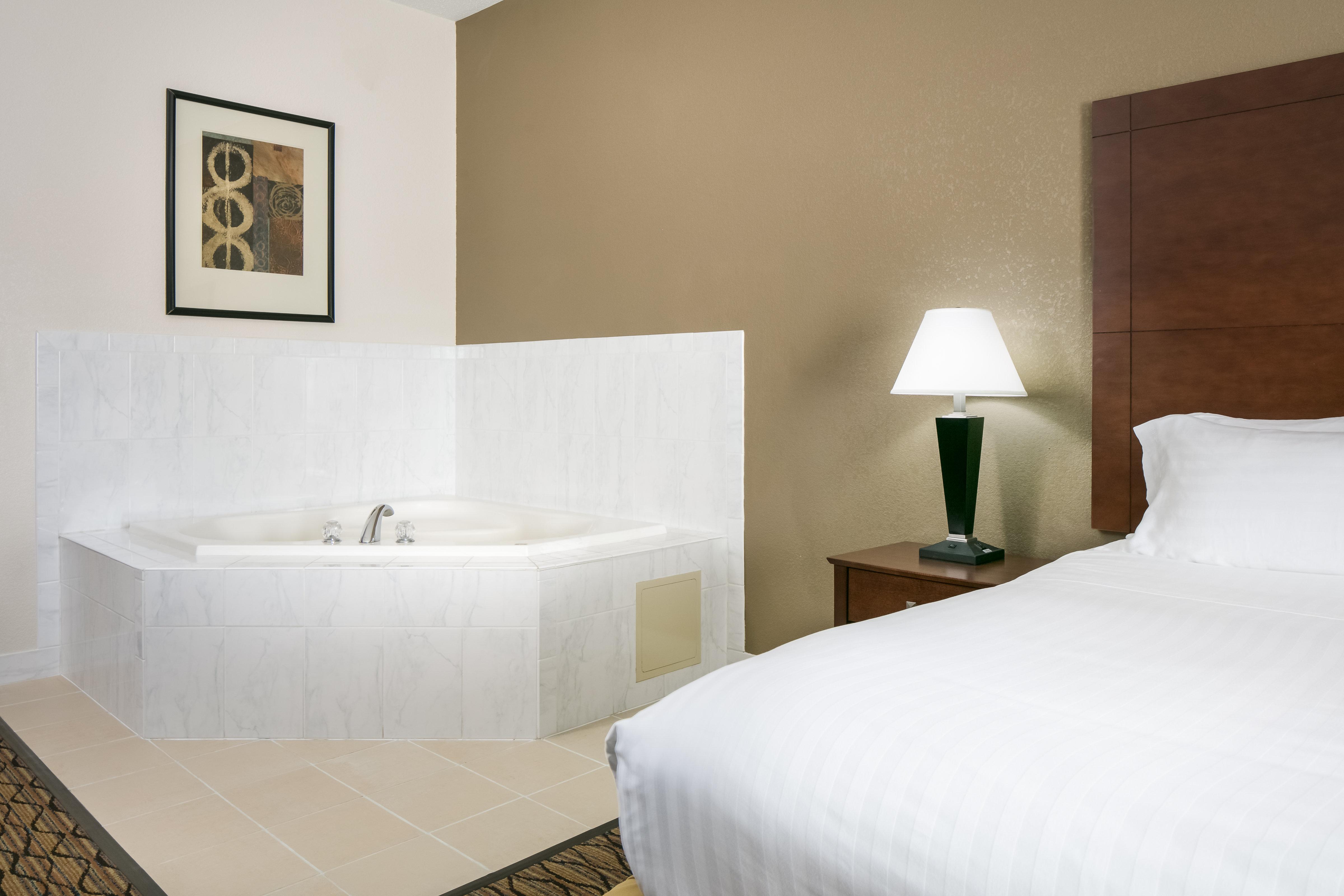 Holiday Express & By Ihg Hotel Clinton
