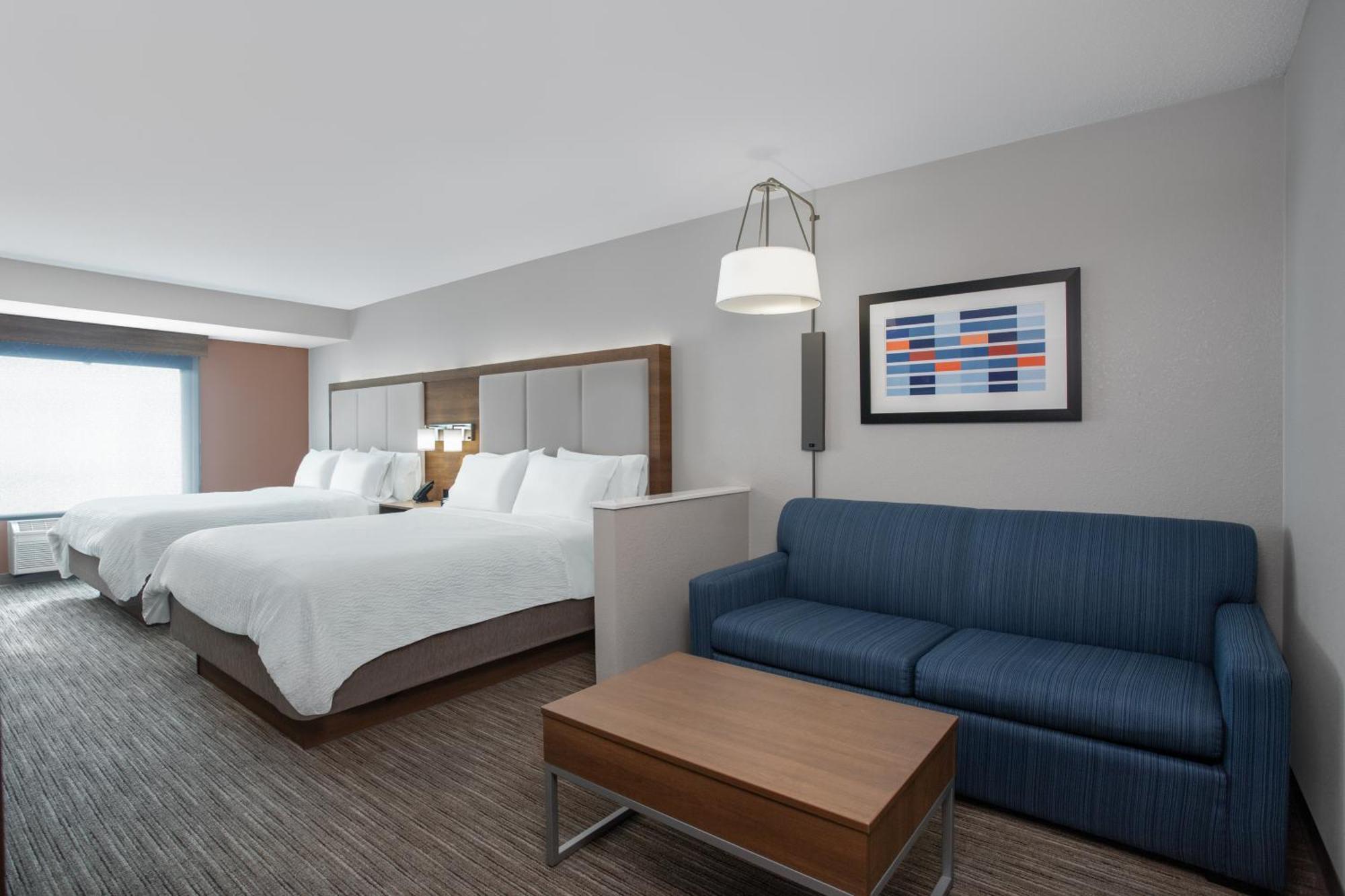 Holiday Express & By Ihg 2*